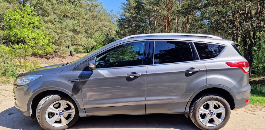 Ford Kuga cena 63000 przebieg: 35800, rok produkcji 2013 z Legionowo małe 529